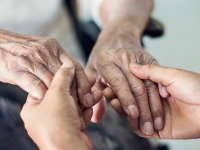 Congedo parentale 2025: tre mesi retribuiti all’80%